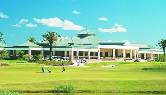 Lakelands Golf Club