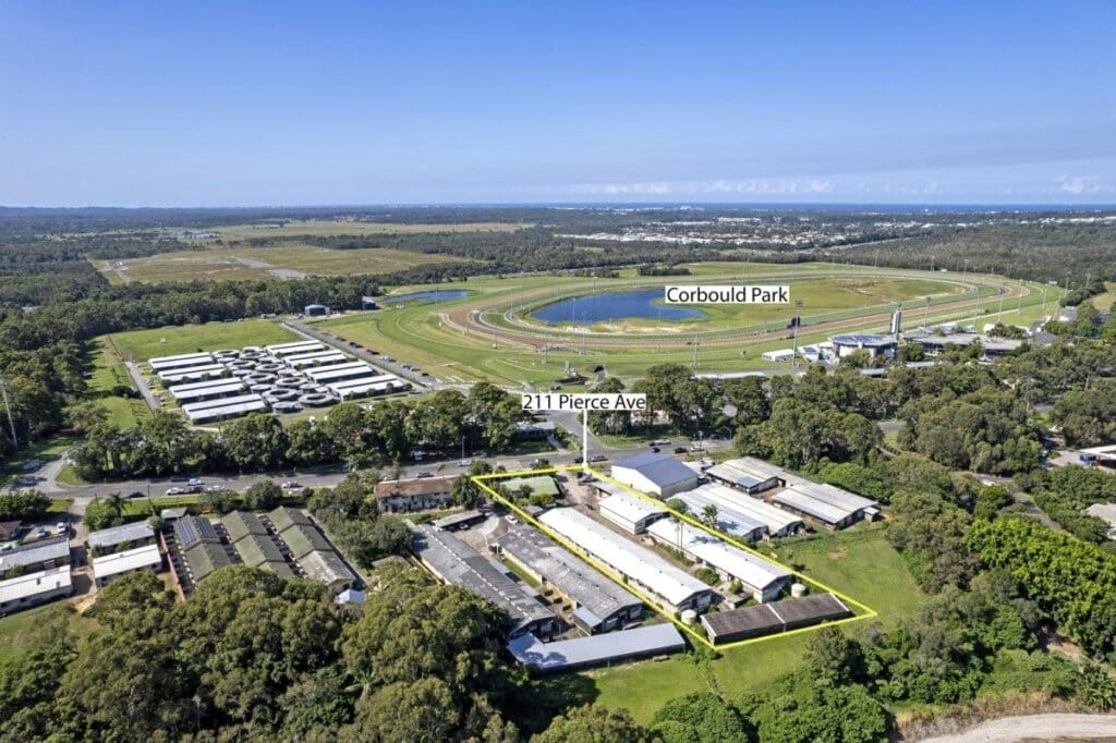 Caloundra Stables, photo 1