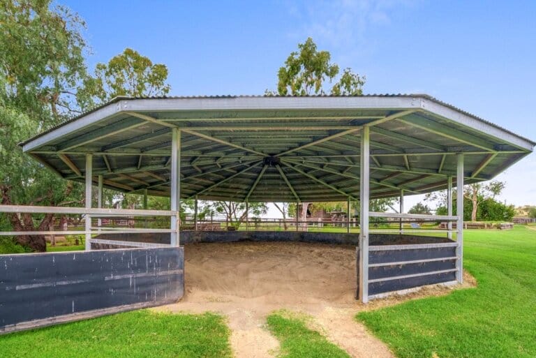 Furlong Stud, photo 3