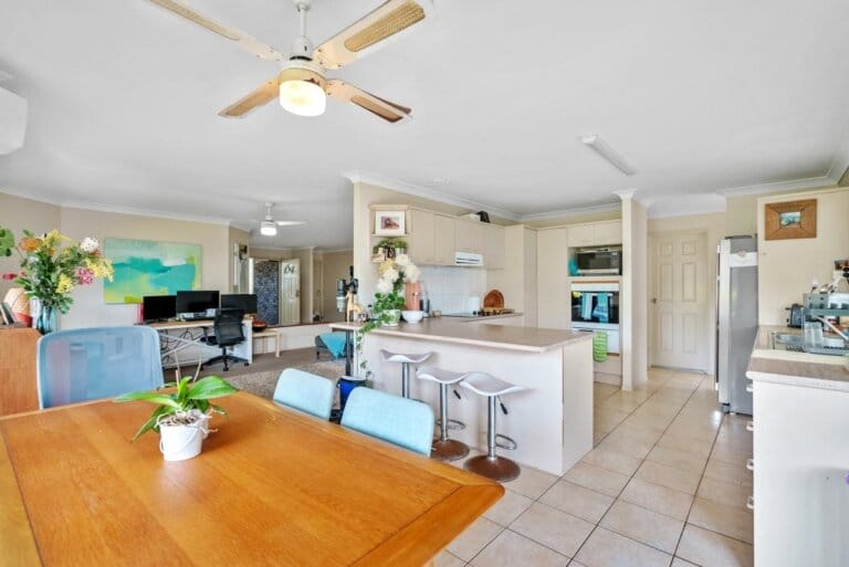 17 Ken Russell Crt, photo 4