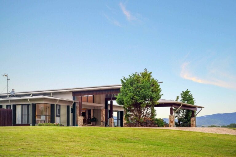 Element Hill Stud, photo 1