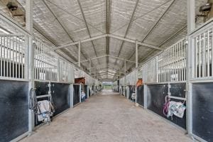 65 Ilbogan Rd SML-62