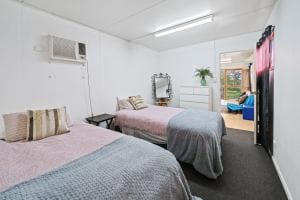 80 Owen St East Images LRG-32